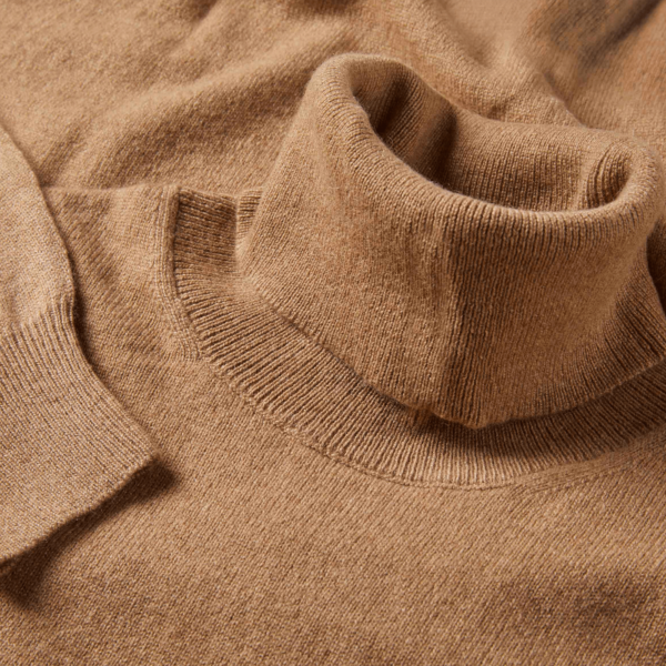 LUXE CASHMERE TURTLENECK SWEATER